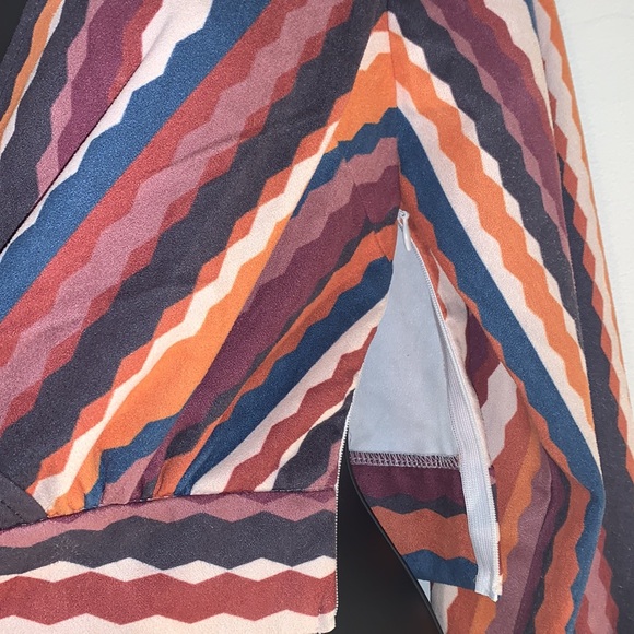 NWOT Flying Tomato Wrap Top - Picture 5 of 7